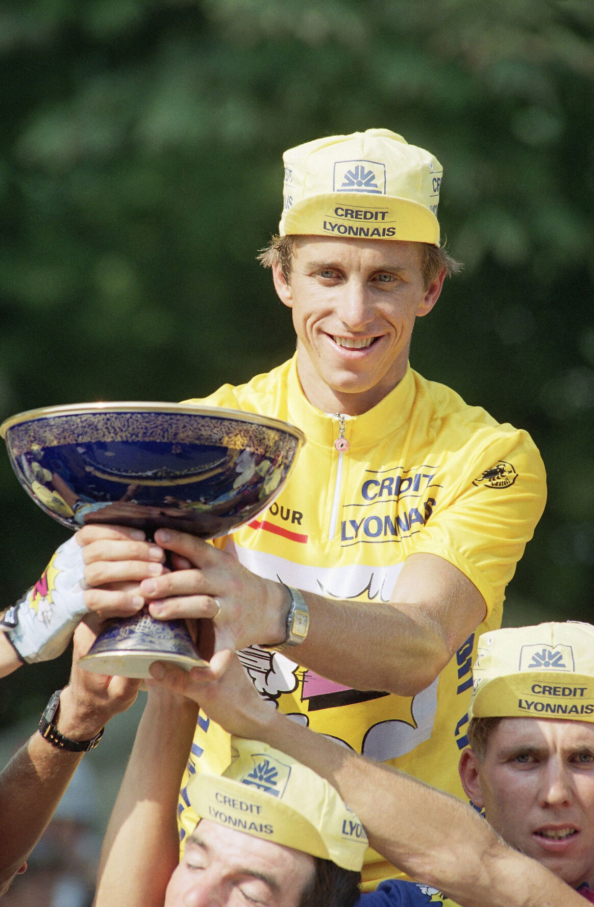 1990: American Greg LeMond wins his second straight Tour de France